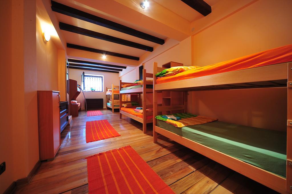 Hostel Bed N Beer Βελιγράδι Δωμάτιο φωτογραφία