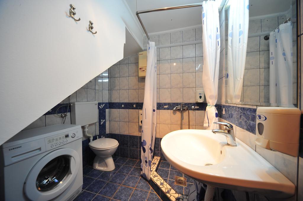 Hostel Bed N Beer Βελιγράδι Δωμάτιο φωτογραφία