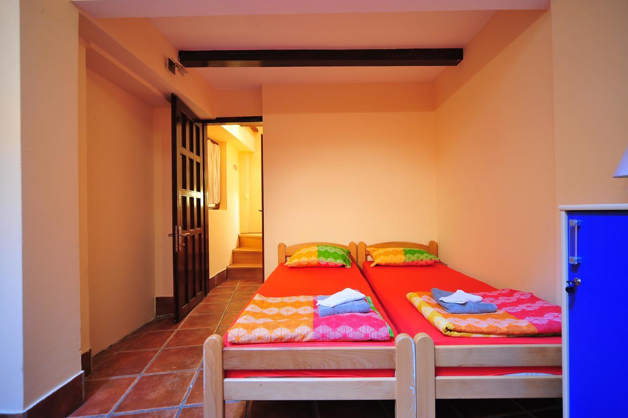 Hostel Bed N Beer Βελιγράδι Δωμάτιο φωτογραφία