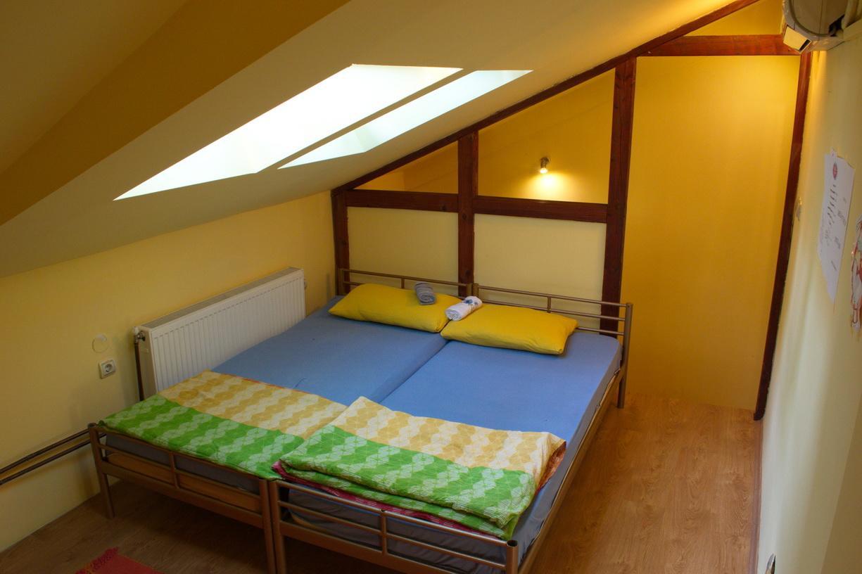 Hostel Bed N Beer Βελιγράδι Εξωτερικό φωτογραφία